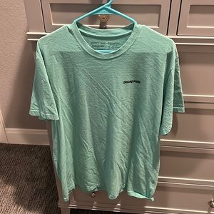 Men’s Patagonia tee shirt light green